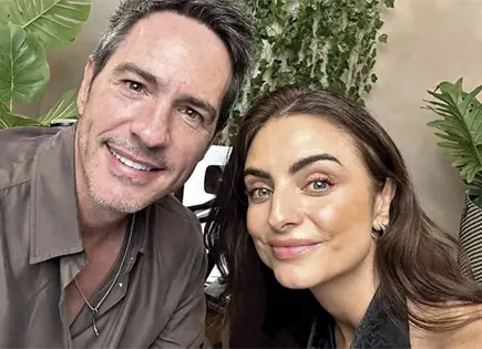 Aislinn Derbez elogia rol de Mauricio Ochmann como pap&aacute;