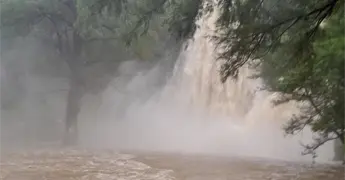 Cierran dos parajes tur&iacute;sticos por lluvias en la Huasteca