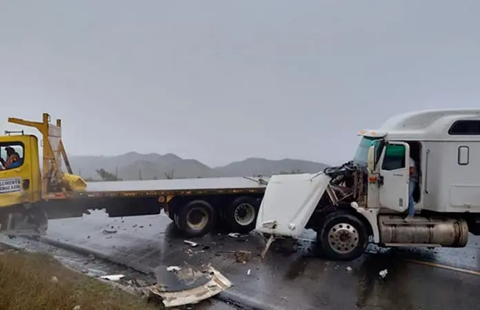 Impactan camiones pesados en carretera a Guadalajara