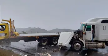 Impactan camiones pesados en carretera a Guadalajara