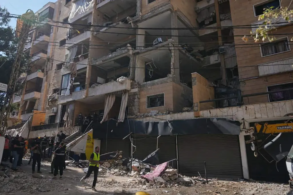 Israel ataca suburbios sur de Beirut: mueren dos personas