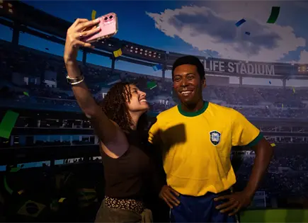 Legado de Pel&eacute; en Santos atrae turistas antes del Mundial