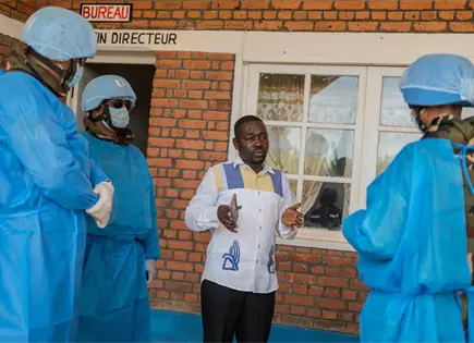 Personal sanitario en Congo enfrenta brote de &eacute;bola con bajos salarios