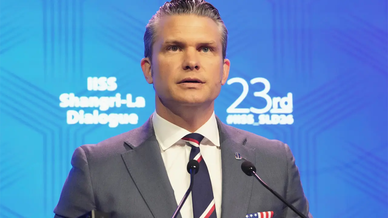 Pete Hegseth elimina a nueve oficiales de la Marina en lista de ascensos
