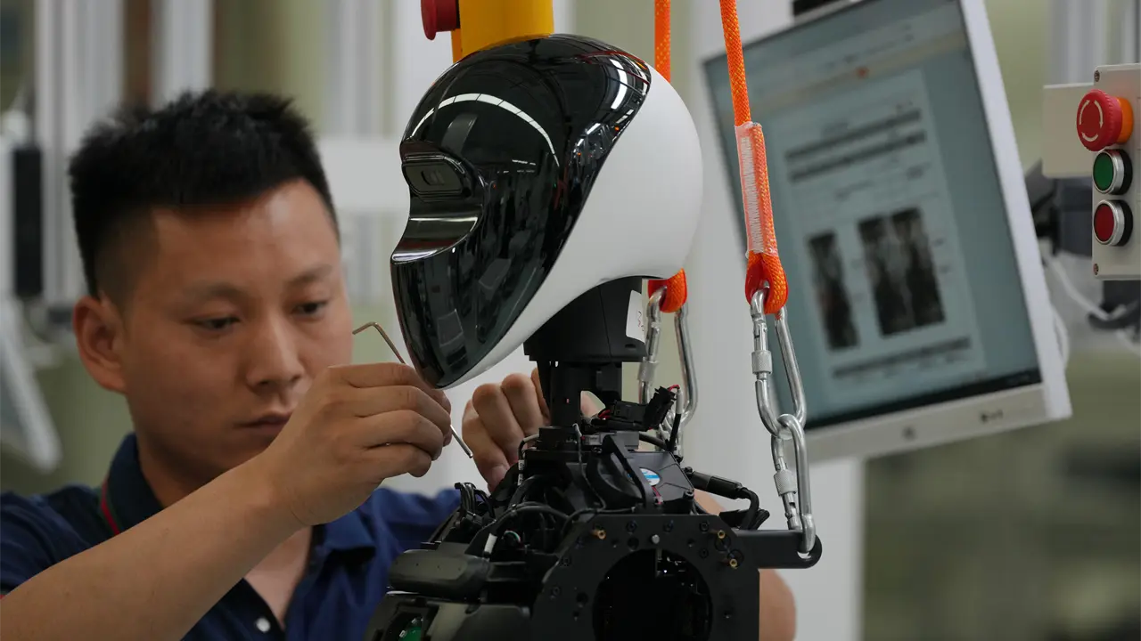 Robots humanoides chinos dominan mercado global con miles de pedidos
