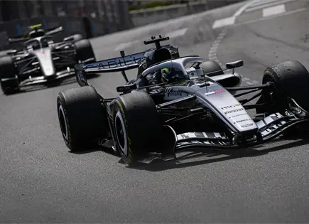 Cadillac consigue y luego pierde su 1er punto en la F1 tras sanción a Sergio Pérez