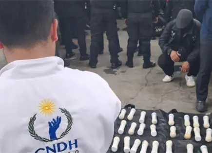 Decomisan 59 explosivos en autobús que iba a apoyar a la CNTE Decomisan 59 explosivos en autobús que iba a apoyar a la CNTE