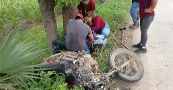 Jornalero sufre accidente en su motocicleta en la Valles-Naranjo