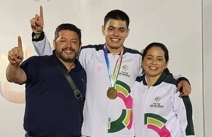 Obtiene Víctor Arreguín medalla de bronce