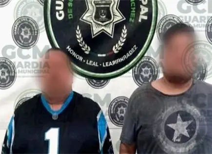 Polic&iacute;as terminan agredidos en ri&ntilde;a vecinal