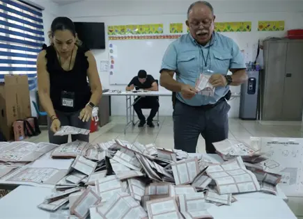PRI pinta de tricolor el Congreso de Coahuila