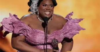 Qween Jean gana premio Tony 2026 y env&iacute;a mensaje a comunidad LGBTQ+