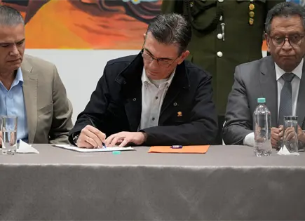 Rodrigo Paz llama al diálogo mientras protestas paralizan regiones bolivianas Rodrigo Paz llama al diálogo mientras protestas paralizan regiones bolivianas