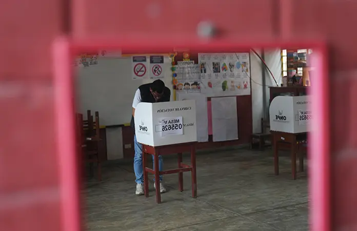 Sánchez y Fujimori van al voto a voto