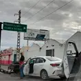 Se estampa carro contra contenci&oacute;n en Perif&eacute;rico