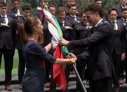 Sheinbaum abandera a la Selección Mexicana Sheinbaum abandera a la Selección Mexicana