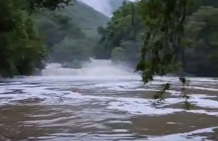 Sube nivel del río Valles en dos días