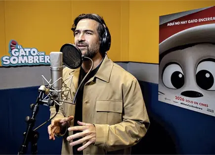 ALFONSO HERRERA EN EL DOBLAJE DE ´EL GATO CON SOMBRERO ALFONSO HERRERA EN EL DOBLAJE DE ´EL GATO CON SOMBRERO