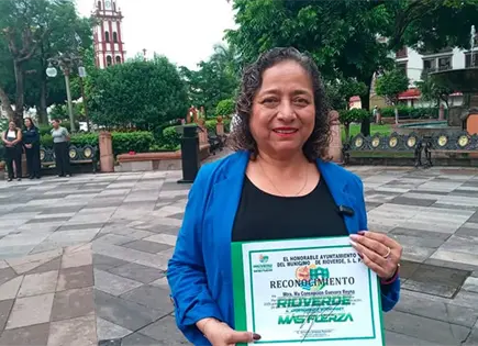 Concepción Guevara gana premio estatal de educación Concepción Guevara gana premio estatal de educación