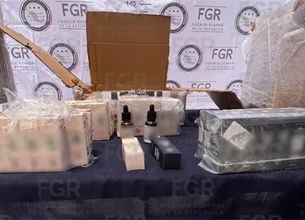 FGR asegura 12 kg de metanfetamina en Matehuala FGR asegura 12 kg de metanfetamina en Matehuala