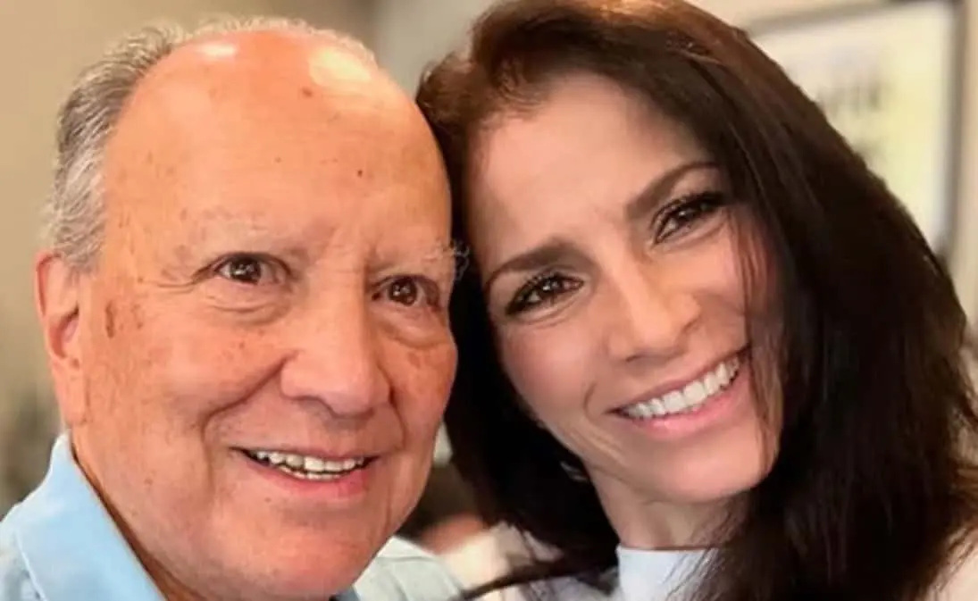 Muere padre de Alessandra Rosaldo