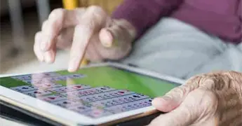Proteger&iacute;an a los adultos mayores de violencia digita1