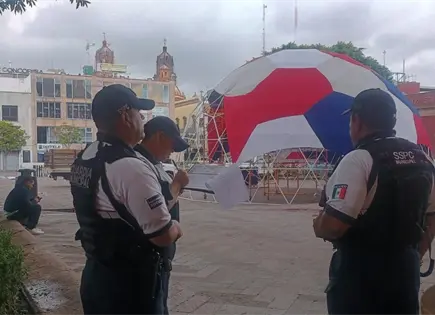 Polic&iacute;as alistan operativos por transmisiones del Mundial