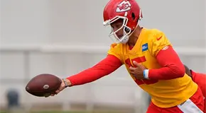 Chiefs firman a Patrick Mahomes