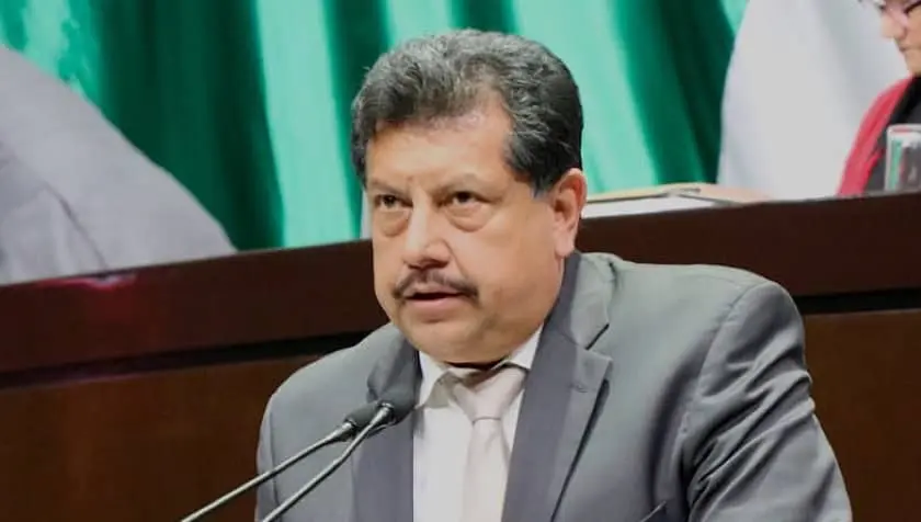 Propone &Oacute;scar Bautista prohibir motocicletas en v&iacute;as federales