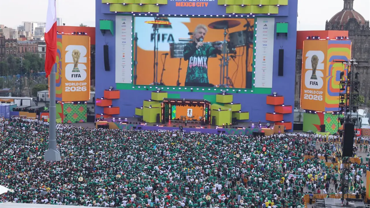 Fan Fest en Zócalo alcanza lleno total antes del partido México-Sudáfrica