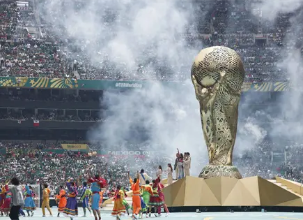 Culturas prehisp&aacute;nicas y Shakira coronan apertura del Mundial