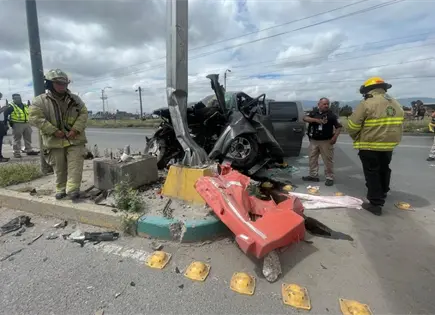 Rescatan a conductor prensado tras choque en la 57 (video) Rescatan a conductor prensado tras choque en la 57 (video)