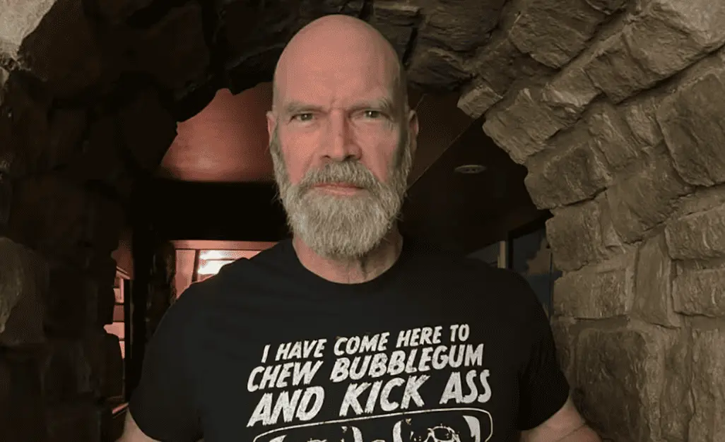 Tyler Mane revela diagnóstico de cáncer de mama masculino