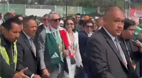 Video | Salinas Pliego arriba al Azteca en medio de insultos Video | Salinas Pliego arriba al Azteca en medio de insultos