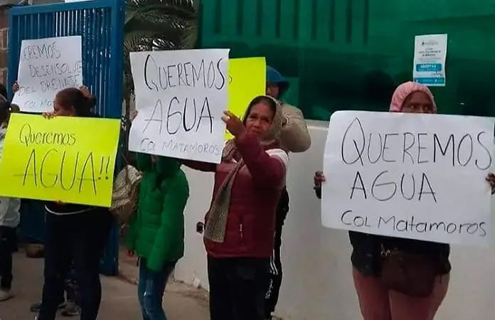 Bloquean H. Cortés; demandan tener agua Bloquean H. Cortés; demandan tener agua