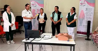 Capacitan a los promotores de salud de las comunidades