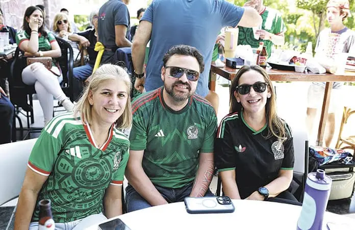 ¡CELEBRAN EL TRIUNFO DE MÉXICO!