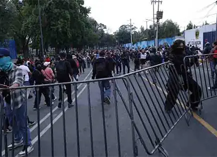 Cercan a docentes cerca del estadio Cercan a docentes cerca del estadio