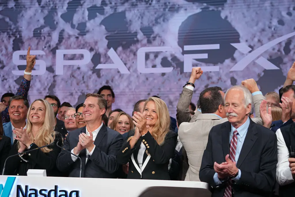 Elon Musk se convierte en billonario con oferta pública de SpaceX