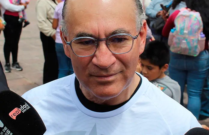 Galindo reta al líder local del Verde