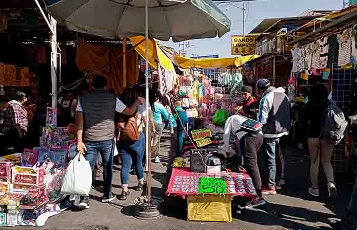Informales pagan más por créditos