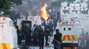Irlanda del Norte vive disturbios Irlanda del Norte vive disturbios