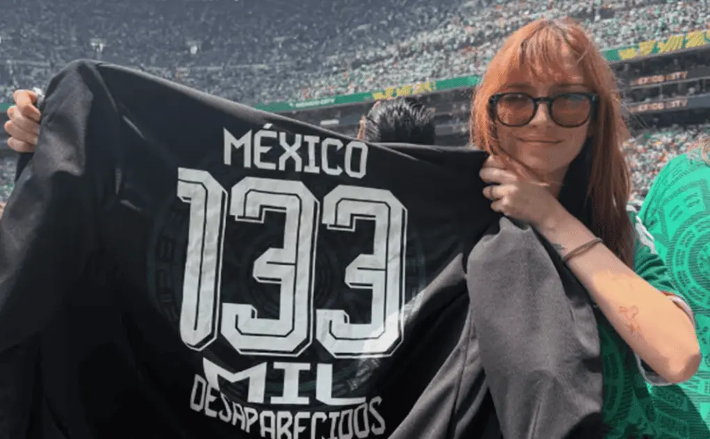 Regina Blandón muestra mensaje sobre desaparecidos en Mundial 2026
