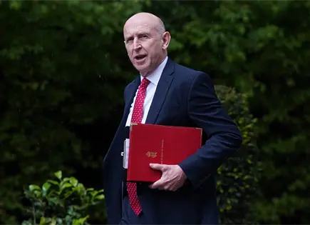 Renuncia ministro de Defensa británico Renuncia ministro de Defensa británico