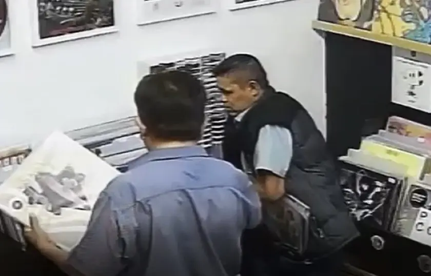Video | Captan robo en tienda de música en zona centro