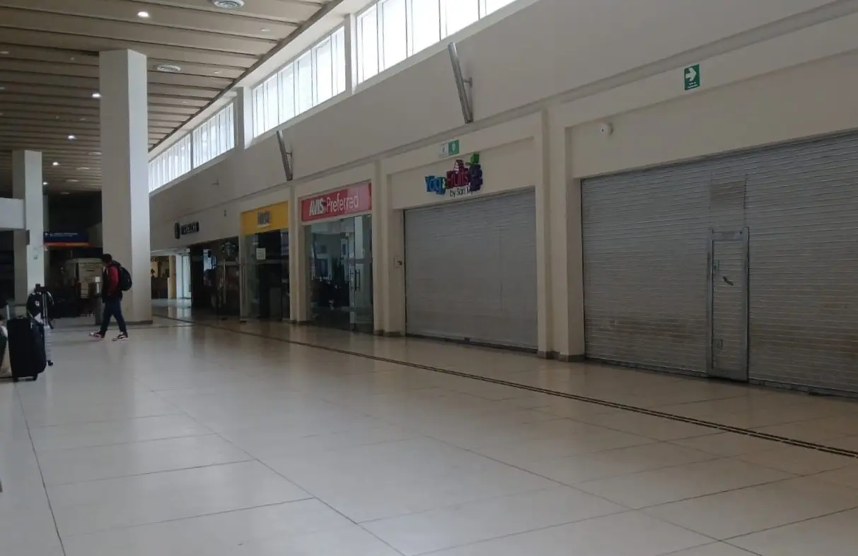 Apagón de 12 horas afectó al comercio en el AIPA