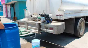Crece demanda de pipas por falta de agua en Pozos