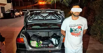 Detienen a sujeto acusado de robo de autos y casas