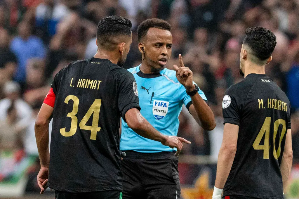 Árbitro Omar Artan cobrará de FIFA pese a exclusión en EE.UU.