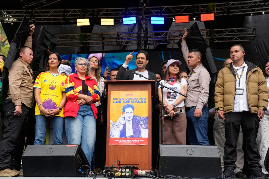 Cepeda llama a defender reformas sociales y vencer ultraderecha